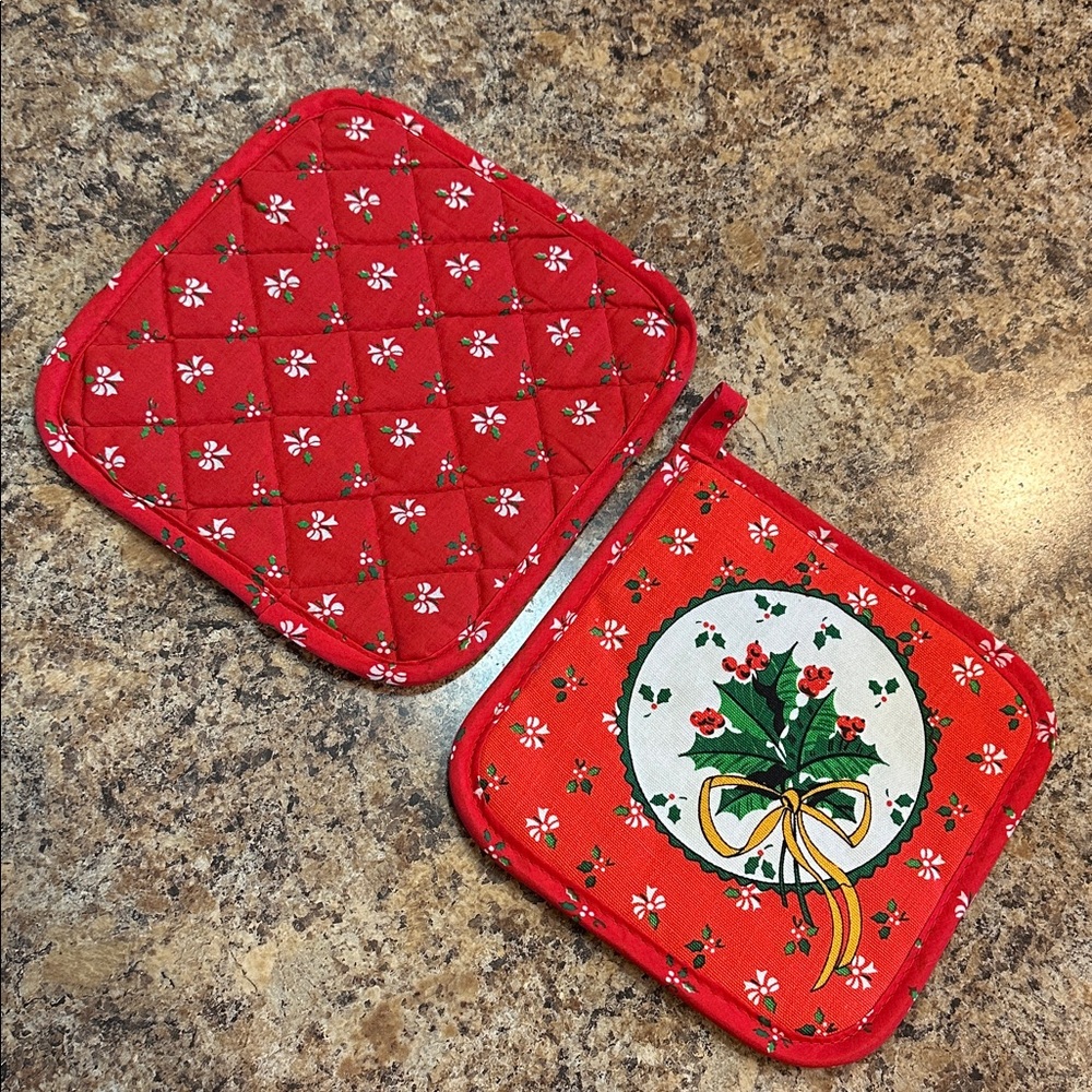 Vintage Christmas Festive Red Quilted Pot Holders